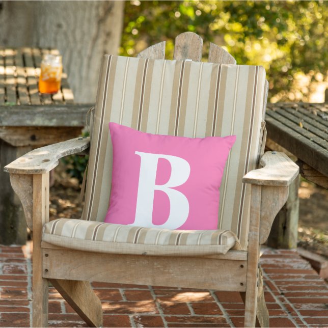 Moderne roze witte monogram Initiaal Patio buiten Buitenkussen (Stoel)