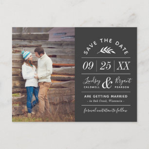 Moderne Rustic Typografie Foto slaat de datum op Aankondigingskaart