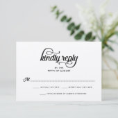 Moderne Rustic Typography Wedding RSVP Kaart (Staand voorkant)