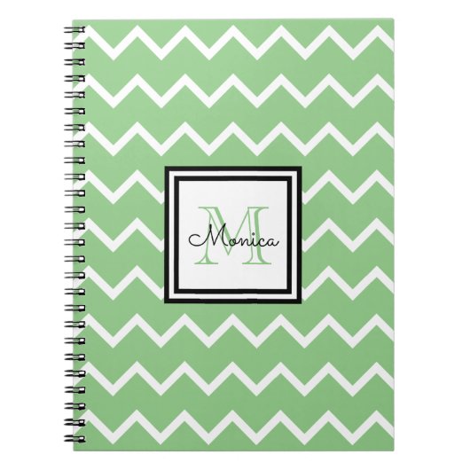 Moderne Sage Green Chevron met naam Monogram Notitieboek (Voorkant)