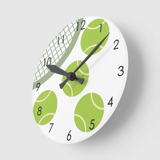 Moderne Sage Groene Tennisbal Racket Ronde Klok (Hoek)