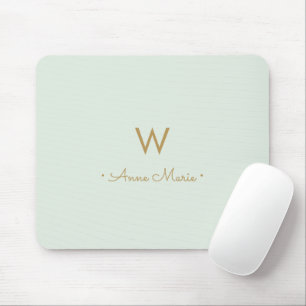 Moderne Saliegroen Gouden Script Monogram Muismat