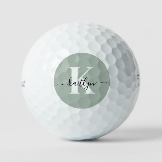 Moderne Saliegroene Script Monogram Golfballen (Voorkant)