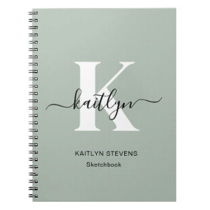 Moderne saliegroene script monogram notitieboek