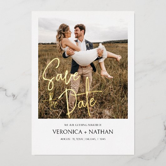 Moderne Save The Date Foto Bruiloft | Echt Goud Folie Uitnodiging (Voorkant)