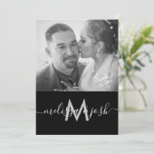 Moderne Script Bedankt Trouw Monogram Foto Kaart (Staand voorkant)