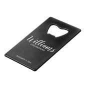 Moderne Script Black Persoonlijke Bruidsjonkers Kredietkaart Flessenopener (Voorkant Gekanteld)