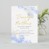 Moderne Script  blauw marmeren waterverf bruiloft  Folie Uitnodiging (Staand Voorkant)
