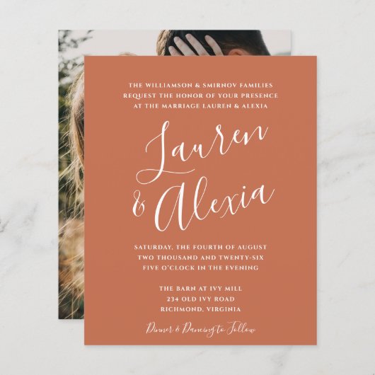 Moderne Script Budget Foto Wedding Invitation (Voorkant / Achterkant)