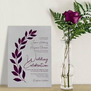 Moderne Script Cassis Paars Leaves op Gray Wedding Kaart