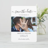 Moderne Script Foto Huwelijk Save The Date (Staand voorkant)