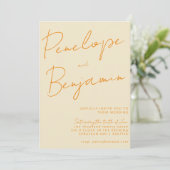 Moderne script handgeschreven oranje crème trouwka kaart (Staand voorkant)