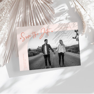 Moderne Script Heart Peach Gebogen Frame Foto Save The Date