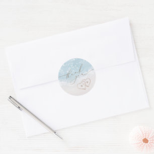 Moderne Script Zand Hartjes Strand Bruiloft Dank J Ronde Sticker