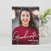 Moderne scriptie gepersonaliseerde afstudeerfoto aankondiging (Staand voorkant)