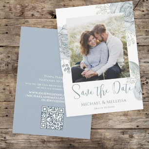 Moderne Simple Chic Dusty Blue Floral Foto QR Code Save The Date
