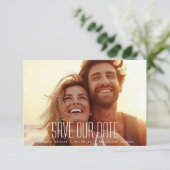 Moderne Simple Dashed Photo Save The Date (Staand voorkant)