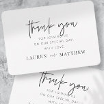 Moderne Simple minimaliste chic Mariage Merci<br><div class="desc">Design est composé de typographie chic moderne avec sans serif et serif police.</div>