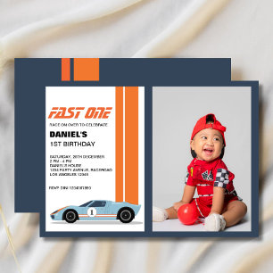 Moderne snelle raceauto 1e verjaardagsfoto kaart
