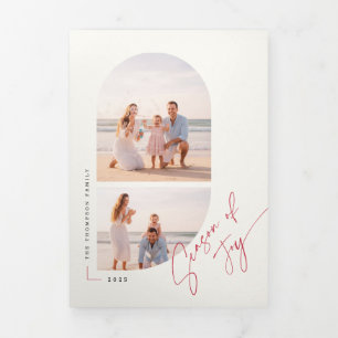 Moderne stijlvolle boog familie foto strand kerst drieluik wenskaart