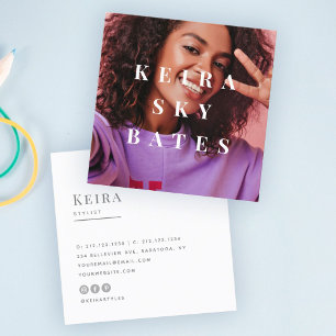 Moderne, stijlvolle, minimalistische foto van typo vierkante visitekaartje