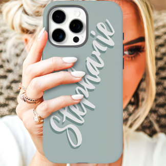 Moderne Stofachtige Salie Minimaal Script Naam iPhone 16 Pro Max Hoesje