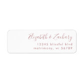 Moderne stoffige roze script bruiloft retouradres etiket (Voorkant)