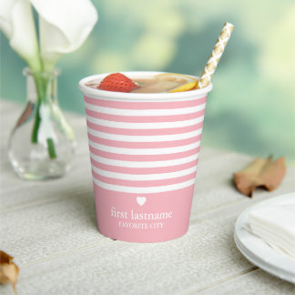 Moderne strepen met hoogwaardig hartmonogram roze papieren bekers