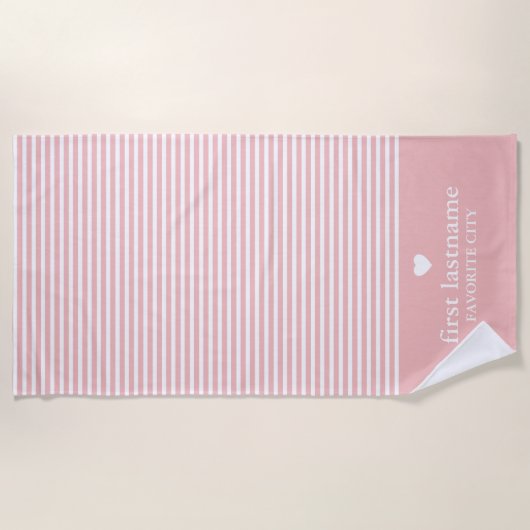 Moderne strips met geüploschaalde hartmonogram strandlaken (Voorkant)