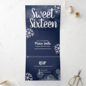 Moderne Sweet 16 Scattered Snowflakes Bokeh Lights Drieluik Uitnodiging (Binnen)