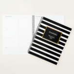 Moderne tendance noir rayures blanches professionn<br><div class="desc">Planificateur professionnel à rayures modernes noir et blanc Vous pouvez facilement changer le nom et le texte à l'avant.</div>