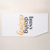 Moderne, trendy, stadsontwerp van Busy Doing Niets Badhanddoek (Badhanddoek)