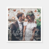 Moderne trendy witte script foto overlay bruiloft servet (Voorkant)