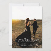 Moderne Trouwfoto Typografie Script Save The Date (Voorkant)