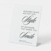 Moderne trouwstoelen zijn niet onze stijl reclamebord met voetstuk (Voorkant)