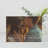 Moderne Type Photo Engagement Party Kaart (Staand voorkant)