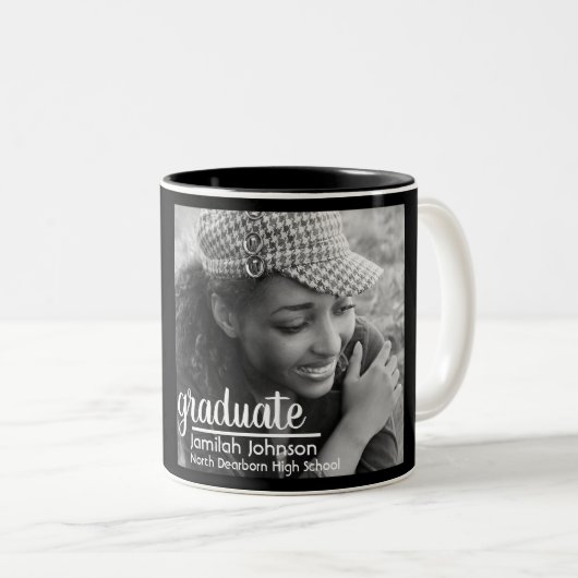 Moderne Typografie Black White Class of 2022 Mok (Voorkant rechts)