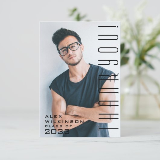 Moderne Typografie Eenvoudige foto AFSTUDEERDER Ha Bedankkaart (Staand voorkant)