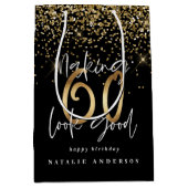 Moderne typografie goud glitter chic 60ste verjaar medium cadeauzakje (Voorkant)