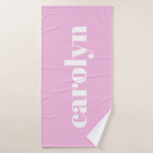 Moderne typografie in roze gepersonaliseerde naam badhanddoek (Badhanddoek)