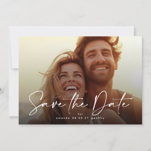 Moderne Typografie Overlay Foto Save The Date (Voorkant)