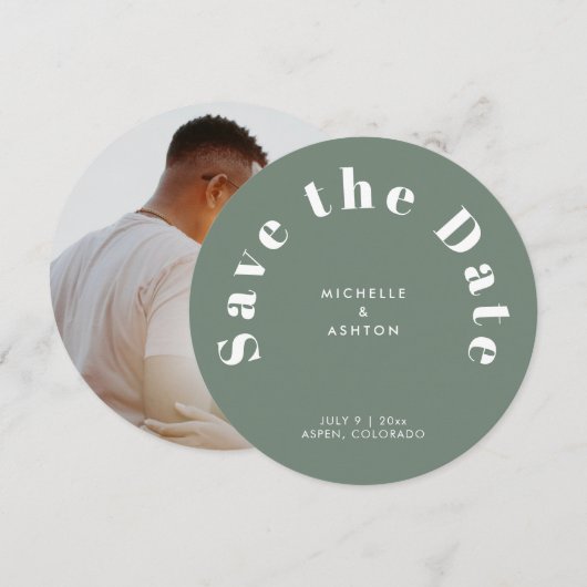 Moderne Typografie Ronde Circle Sage Green Save The Date (Voorkant / Achterkant)