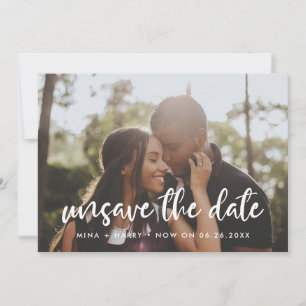 Moderne typografie Unsave the date photocard Aankondiging