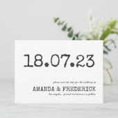 Moderne typografie van schrijfmachine-huwelijk ops save the date (Staand voorkant)