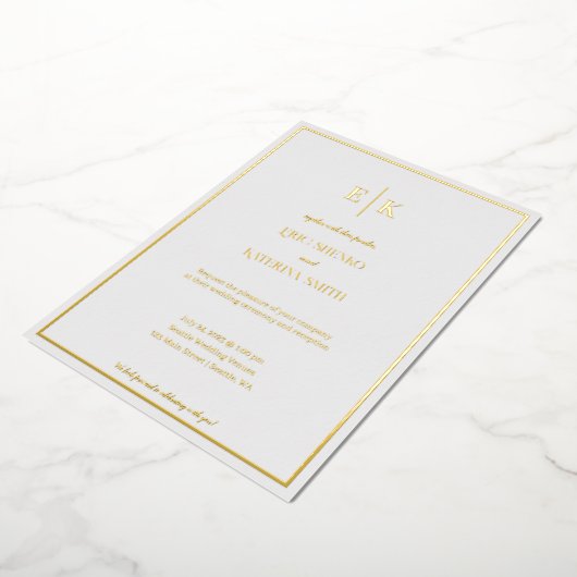 Moderne uitnodiging voor witte en goudbruinhuwelij (Gedraaid)