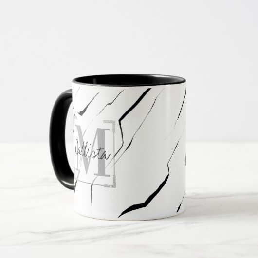 Moderne, unieke zwarte witte marmer monogram mok (Voorkant links)