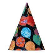 Moderne verjaardagsballonnen op zwart feesthoedjes (Links)