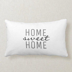 Moderne, verse witte thuiszoete familie kussen