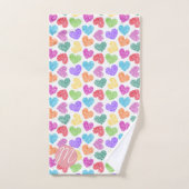 Moderne Vibrant Rainbow Doodle Hearts Monogramme (Serviette à main)