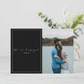 Moderne votre photo heureuse, faire-part fiançaill (Debout devant)